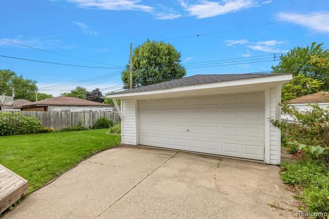 1271 Beaupre Avenue, Madison Heights, MI 48071
