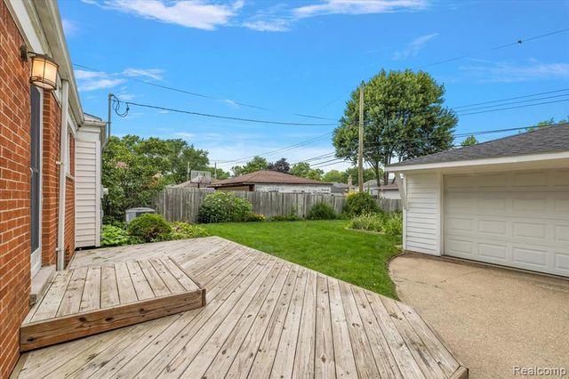 1271 Beaupre Avenue, Madison Heights, MI 48071