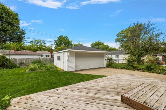 1271 Beaupre Avenue, Madison Heights, MI 48071