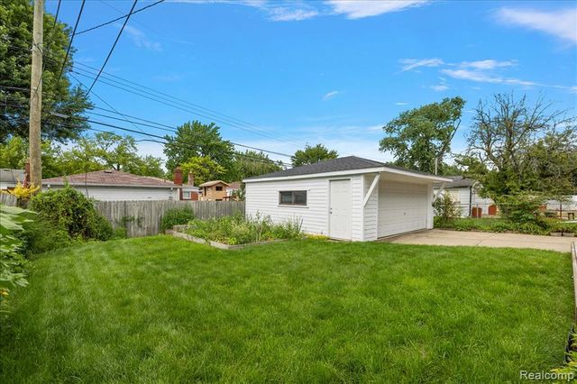 1271 Beaupre Avenue, Madison Heights, MI 48071