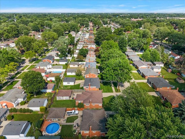 1271 Beaupre Avenue, Madison Heights, MI 48071