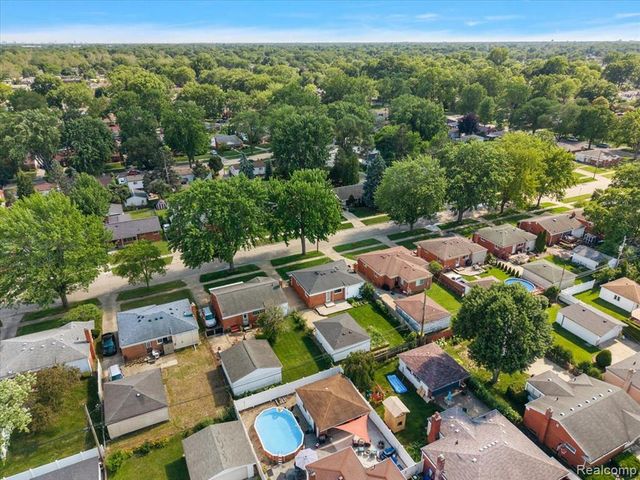 1271 Beaupre Avenue, Madison Heights, MI 48071