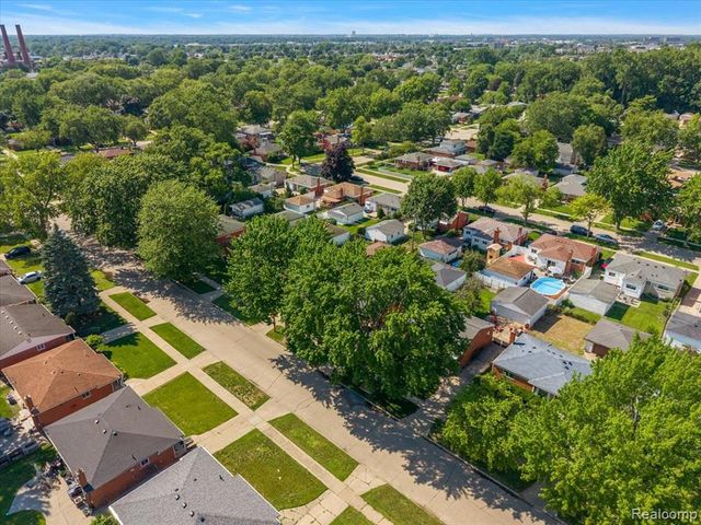 1271 Beaupre Avenue, Madison Heights, MI 48071