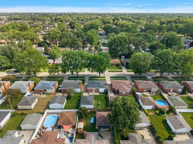 1271 Beaupre Avenue, Madison Heights, MI 48071