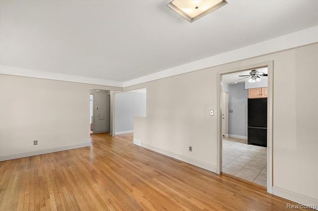1271 Beaupre Avenue, Madison Heights, MI 48071