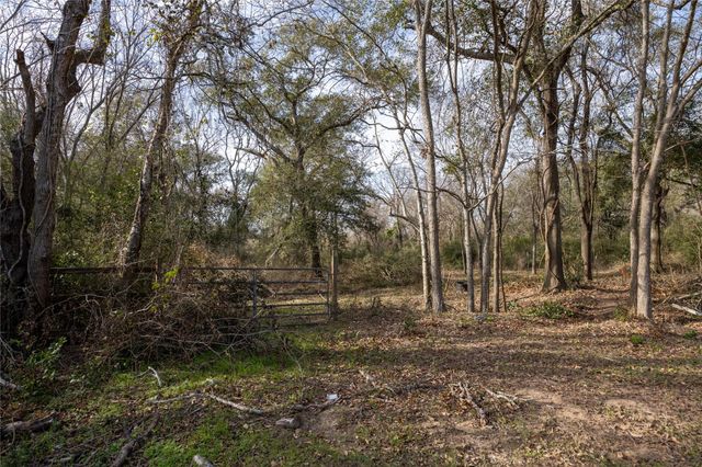 06 Baker St, Hempstead, TX 77445