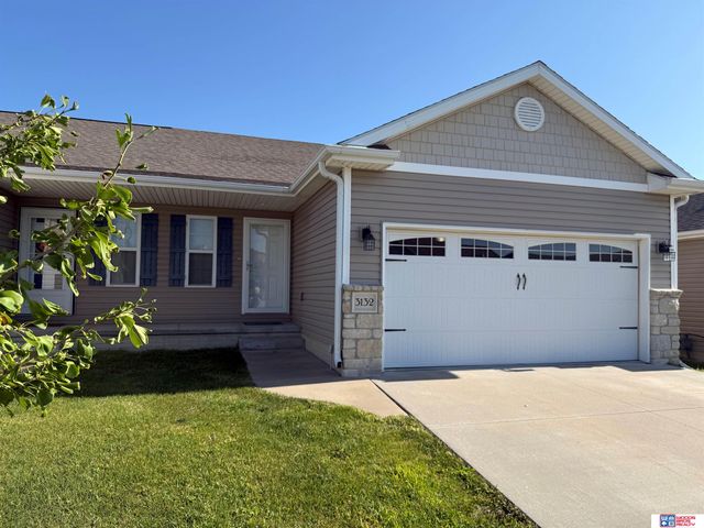 3132 King Ridge Boulevard, Lincoln, NE 68504