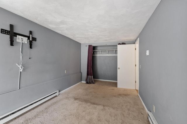 4 Glen Devin St 4, Amesbury, MA 01913