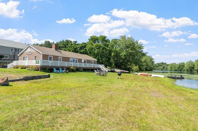 4 Glen Devin St 4, Amesbury, MA 01913
