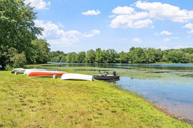 4 Glen Devin St 4, Amesbury, MA 01913