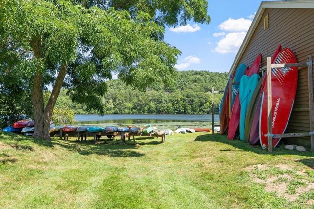 4 Glen Devin St 4, Amesbury, MA 01913