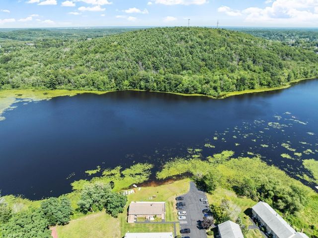 4 Glen Devin St 4, Amesbury, MA 01913