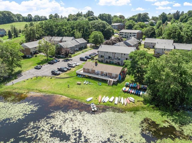 4 Glen Devin St 4, Amesbury, MA 01913