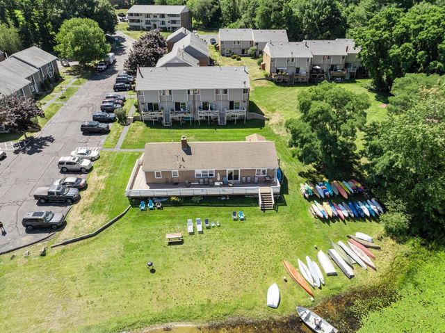 4 Glen Devin St 4, Amesbury, MA 01913
