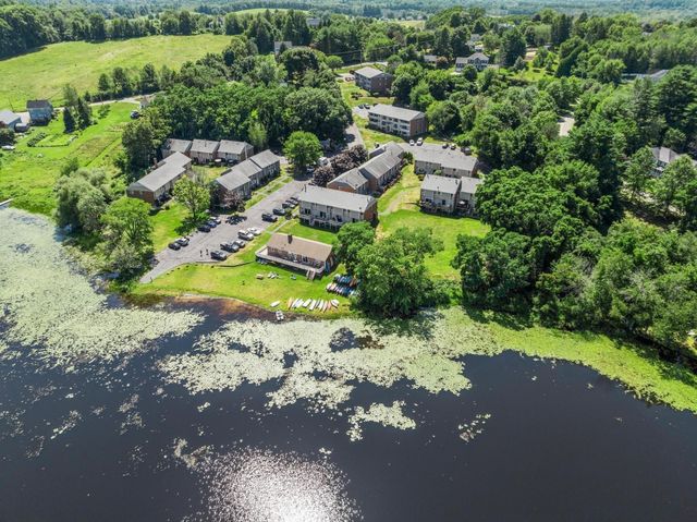 4 Glen Devin St 4, Amesbury, MA 01913