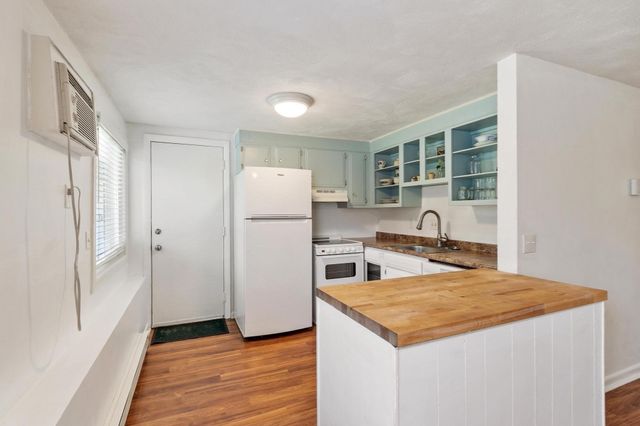 4 Glen Devin St 4, Amesbury, MA 01913