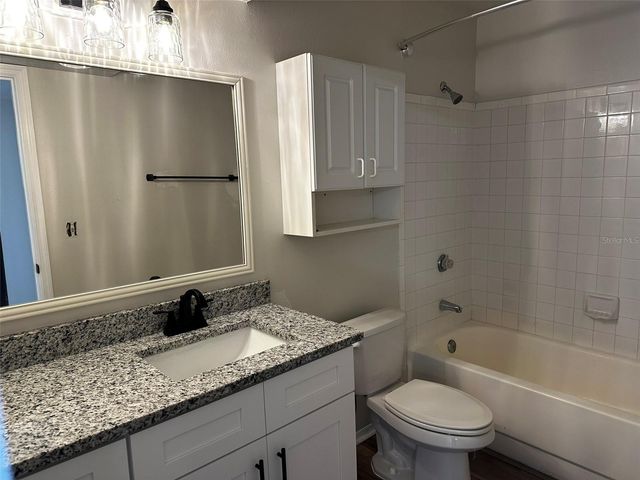 4115 CHATHAM OAK COURT 209, Tampa, FL 33624