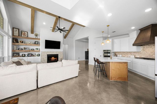 15757 County Road 272, East Bernard, TX 77435