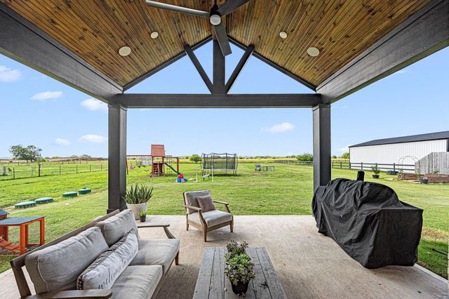 15757 County Road 272, East Bernard, TX 77435