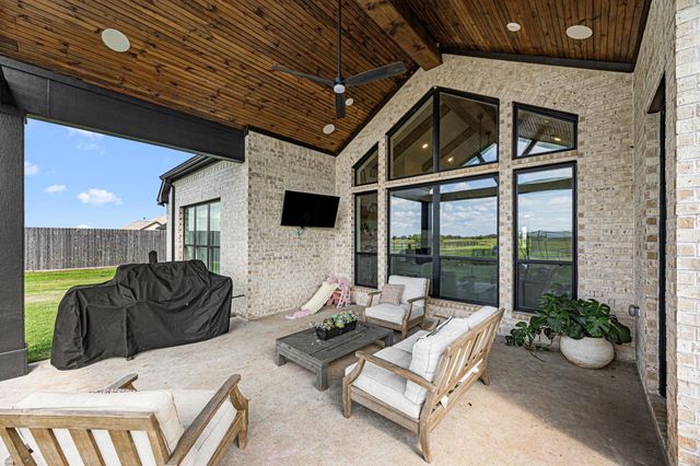 15757 County Road 272, East Bernard, TX 77435