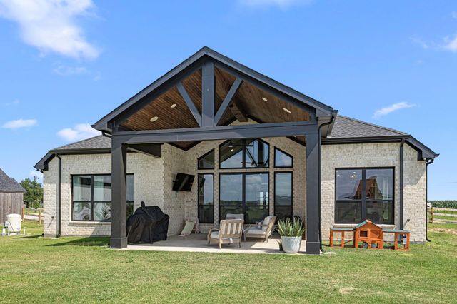 15757 County Road 272, East Bernard, TX 77435