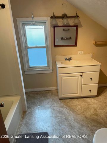 1118 Berten Street, Lansing, MI 48910