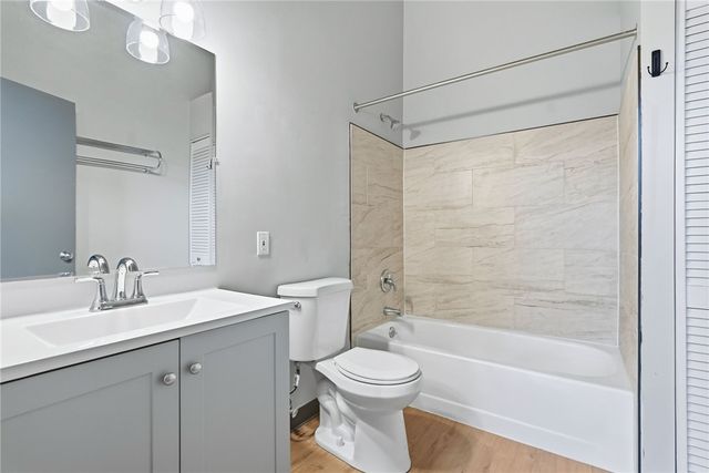 5850 Centre Ave 210, Shadyside, PA 15206