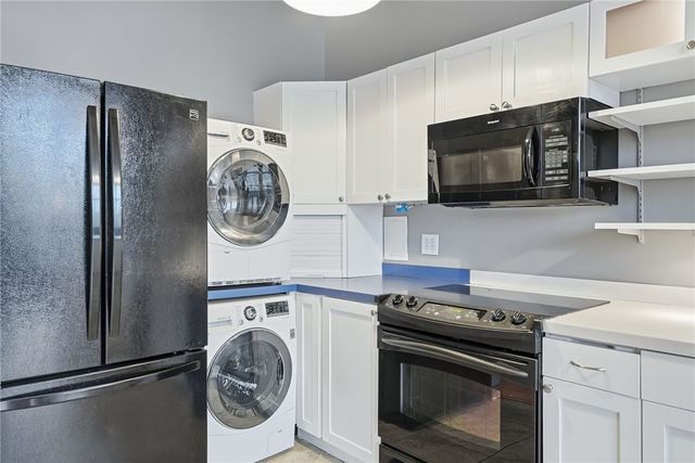 5850 Centre Ave 210, Shadyside, PA 15206