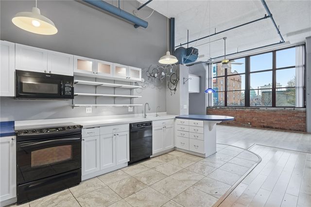 5850 Centre Ave 210, Shadyside, PA 15206