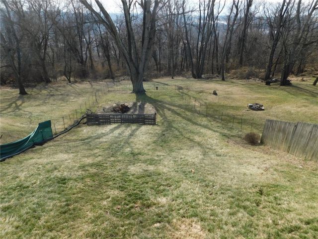 600 Riverview Dr, Dravosburg, PA 15034