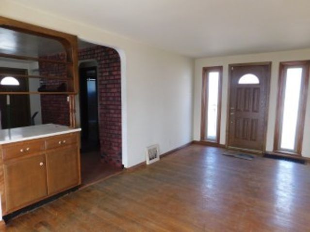 600 Riverview Dr, Dravosburg, PA 15034