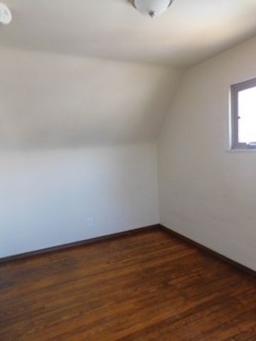 600 Riverview Dr, Dravosburg, PA 15034