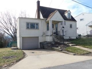 600 Riverview Dr, Dravosburg, PA 15034