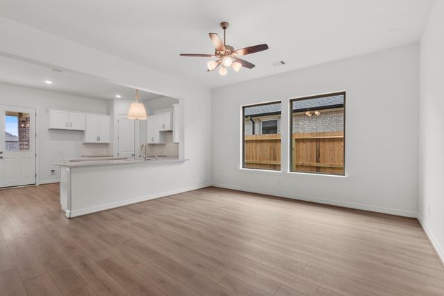 14822 Mission Avenue, Mont Belvieu, TX 77523