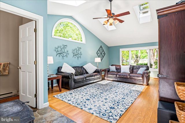 2002 FAIRBLUE LN, Wilmington, DE 19810