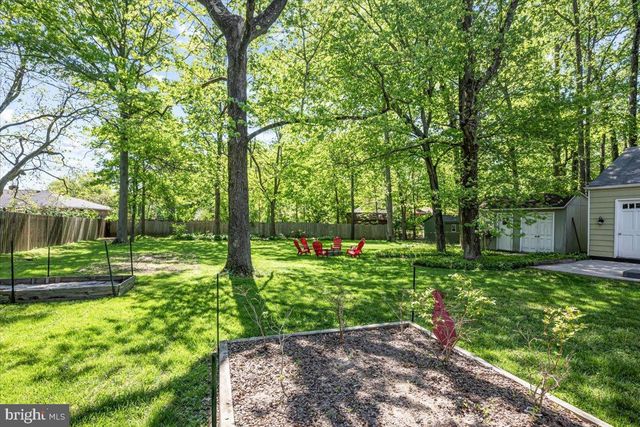 2002 FAIRBLUE LN, Wilmington, DE 19810