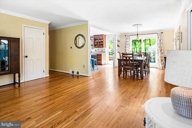 2002 FAIRBLUE LN, Wilmington, DE 19810