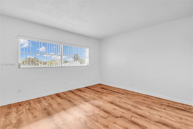 4200 NW 3rd Ct 309, Plantation, FL 33317