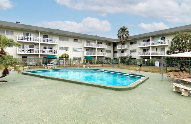 4200 NW 3rd Ct 309, Plantation, FL 33317