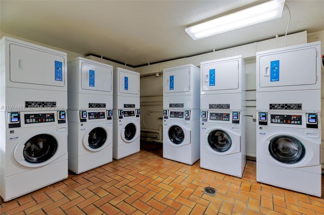 4200 NW 3rd Ct 309, Plantation, FL 33317