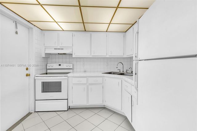 4200 NW 3rd Ct 309, Plantation, FL 33317