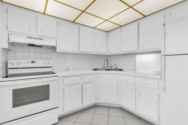 4200 NW 3rd Ct 309, Plantation, FL 33317