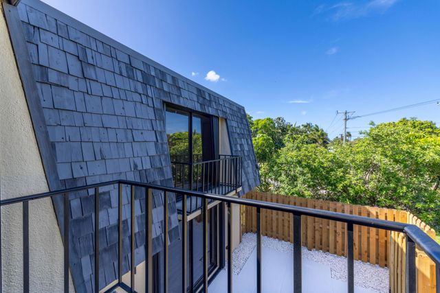 107 Lake Arbor Drive, Palm Springs, FL 33461