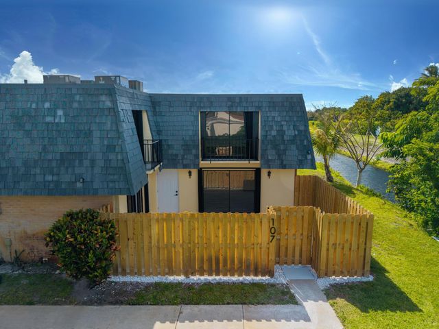 107 Lake Arbor Drive, Palm Springs, FL 33461