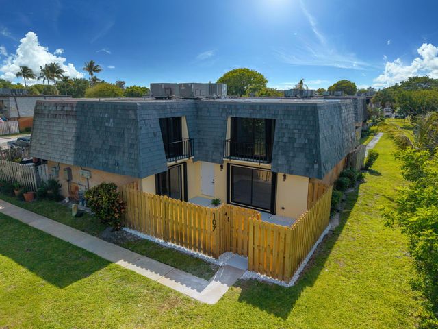 107 Lake Arbor Drive, Palm Springs, FL 33461