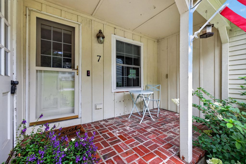 7 Longwood Drive, Kennebunk, ME 04043 — photo 3