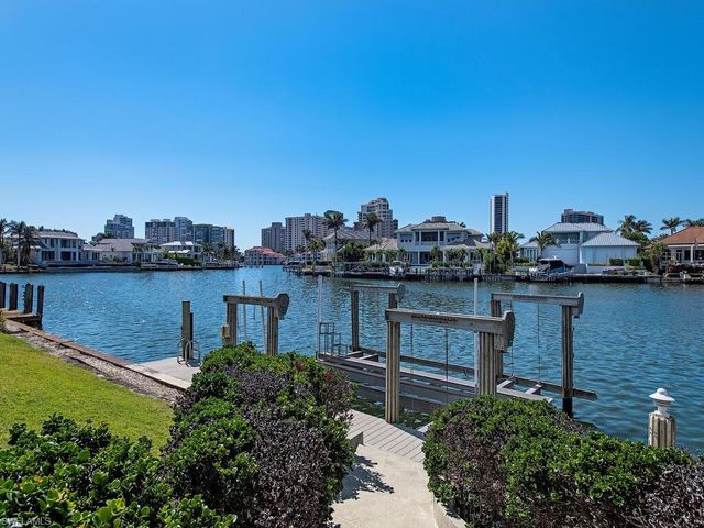 4459 Crayton RD, Naples, FL 34103