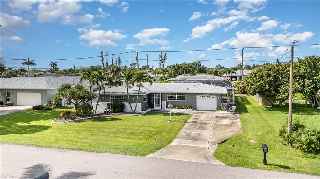 Image 28 of property listing at 212 SE 45TH ST, Cape Coral, FL 33904