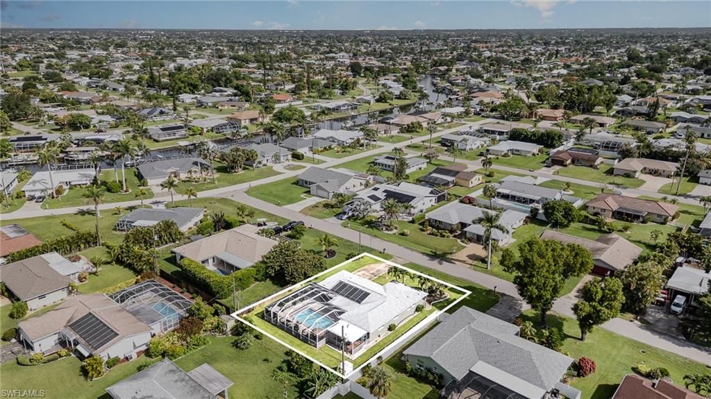 Image 34 of property listing at 212 SE 45TH ST, Cape Coral, FL 33904