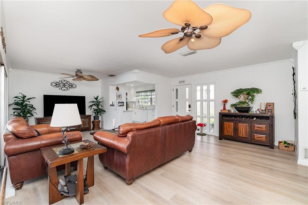 Image 6 of property listing at 212 SE 45TH ST, Cape Coral, FL 33904